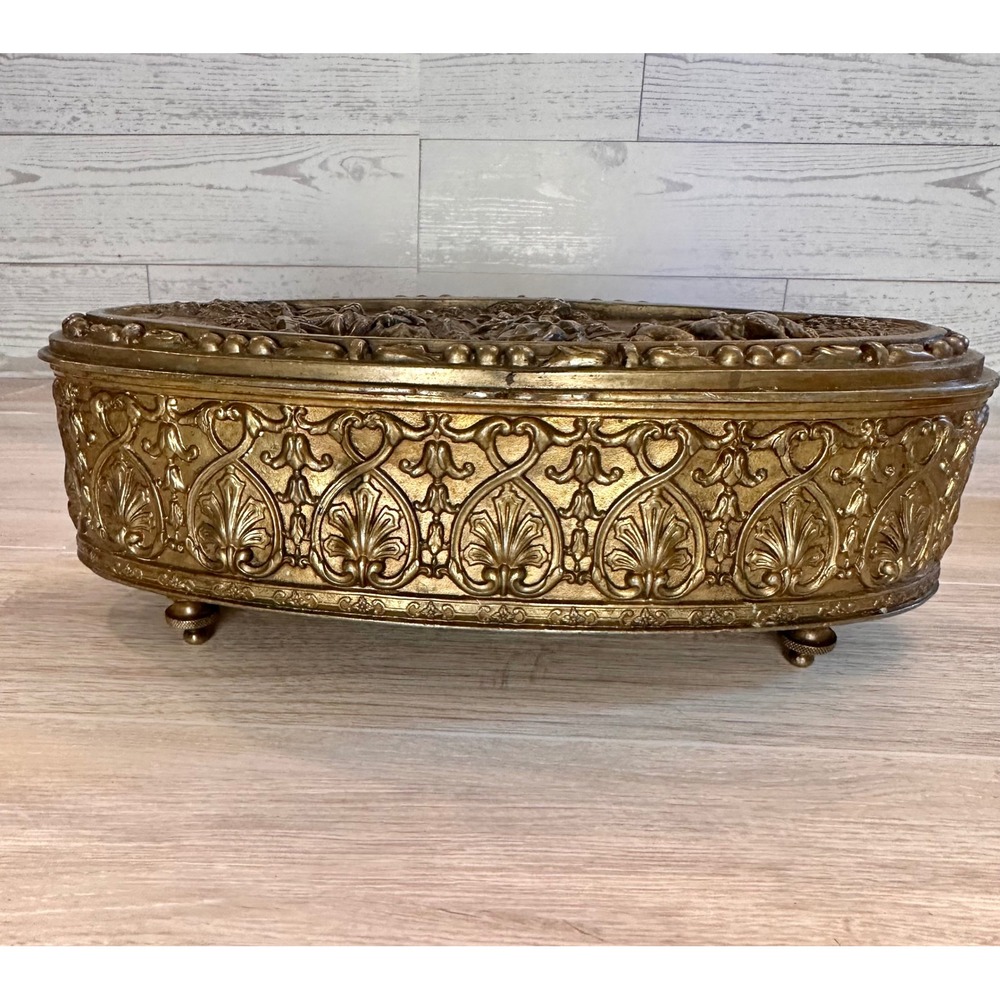 Jennings Brothers Jewelry Box Unisex OS Gold Good JB 2555 Repousse Oval Casket
